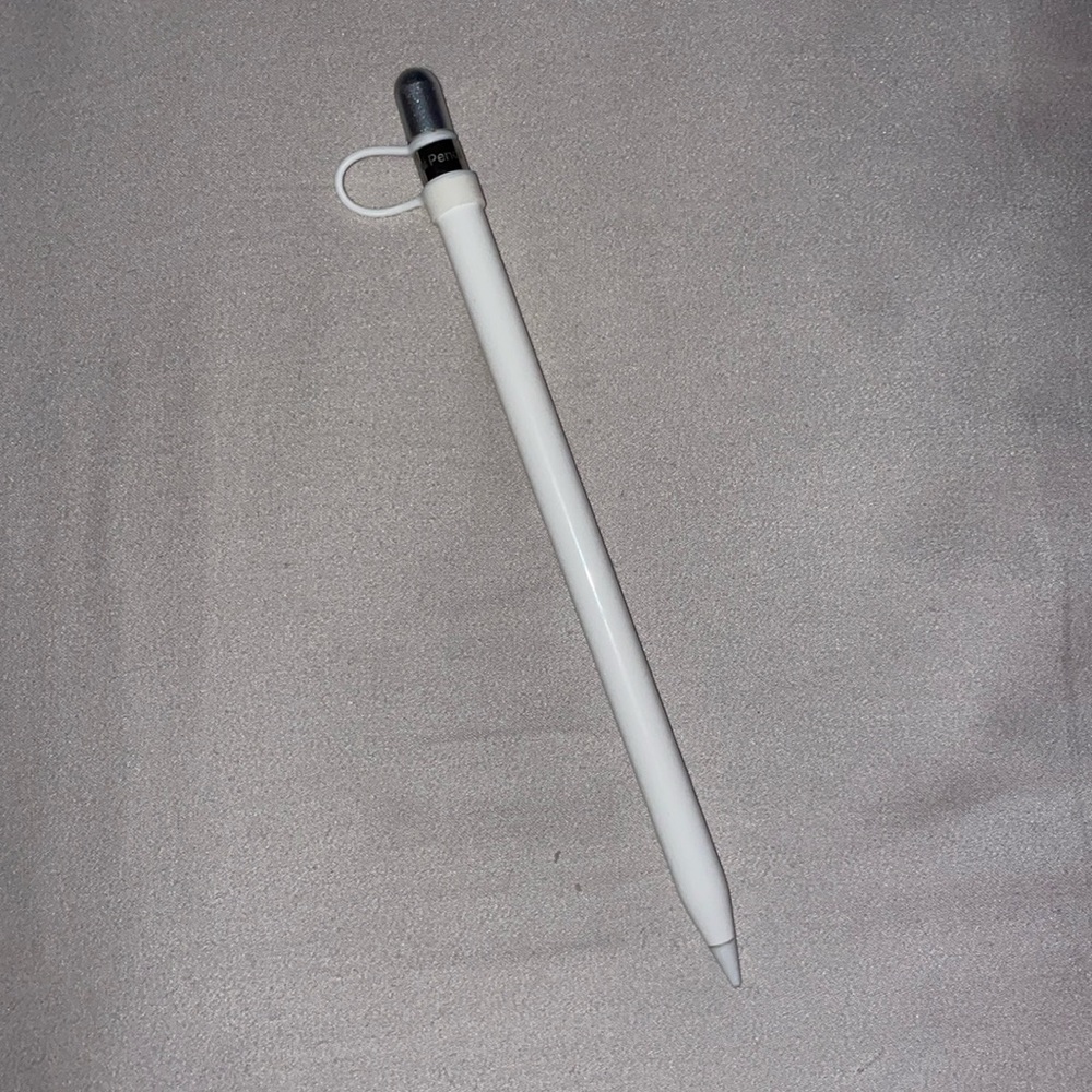 1st generation Apple Pencil will cap holder!
